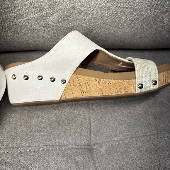 New Corkys Top Secret Wedge Sandals Size 7 White Slip On Adjustable Buckle - Picture 5 of 11